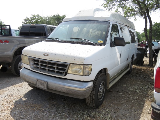1992 FORD VAN (VIN # 1FBJS31H7NHB09539) (MILES UNKNOWN) (RUNS BUT NEEDS WORK) (TITLE ON HAND AND WIL