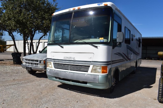2000 ADMIRAL 29' MOTORHOME (VIN # 3FCMF53S2YJA03227) (SHOWING APPX 43,394 MILES, UP TO BUYER TO DO T