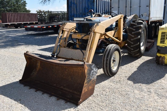 FORD 4000 TRACTOR W/ LOADER AND 6' SHREDDER 3PT (SERIAL # C123018) (HOURS UNKNOWN, UP TO BUYER TO DO