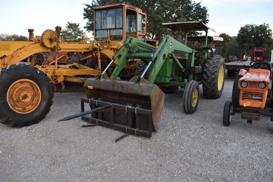 JD 2440 TRACTOR W/ JD 146 LOADER AND HAY SPEAR (SERIAL # 362166F) (SHOWING APPX 6,588 HOURS, UP TO B
