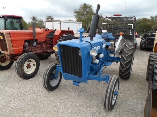 FORD 2600 TRACTOR (SERIAL # C433815) (HOURS UNKNOWN, UP TO BUYER TO DO THEIR DUE DILIGENCE TO CONFIR
