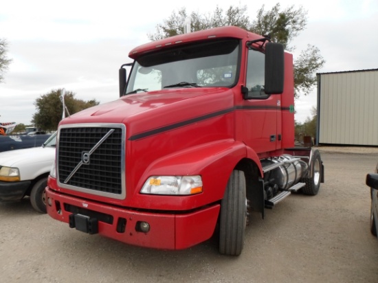 2008 VOLVO TRUCK (VIN # 4X4M19GHX8N487094) (SHOWING APPX 1,134,655 MILES,  UP TO BUYER TO DO THEIR D