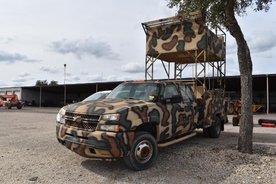 2007 CHEVROLET 3500 HIGH RACK HUNTING TRUCK (VIN # 1GBJC33U47F144349) (SHOWING APPX 144,511 MILES, U