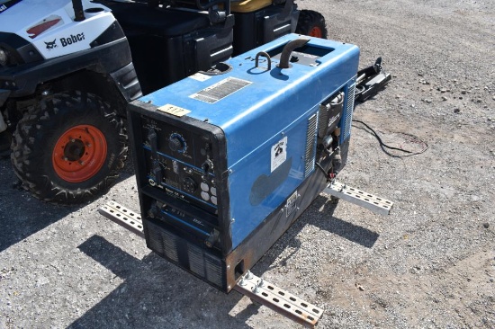 MILLER BOBCAT 225 PORTABLE WELDER (SERIAL # LB048341) (SHOWING APPX 99 HOURS, UP TO BUYER TO DO THEI