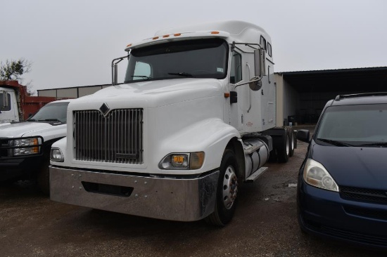2000 IH TRUCK (VIN # 2HDCEAXR7YC087884) (SHOWING APPX 839,336 MILES, UP TO BUYER TO DO THEIR DUE DIL