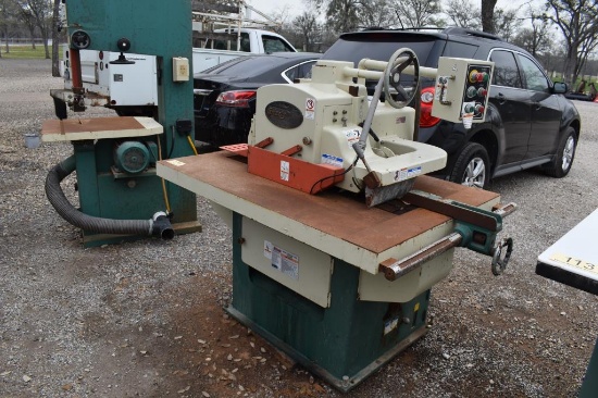 GRIZZLY G0524 STRAIGHT LINE RIP SAW