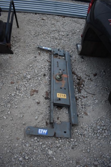 B & W GOOSENECK HITCH (FOR 2018 CHEVROLET)