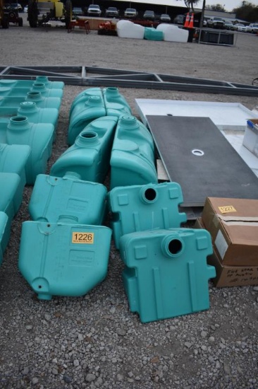 8 - 10 & 18 GALLON POLY TANKS