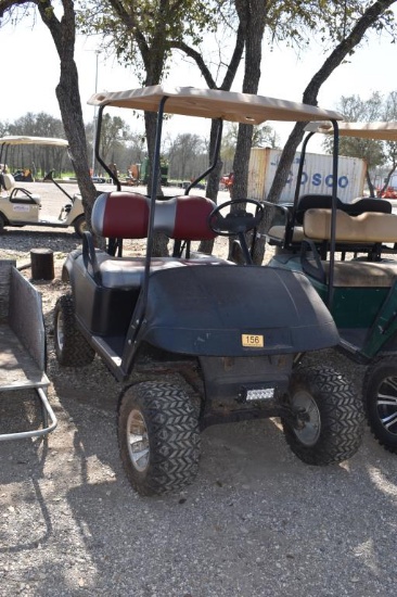 EZ GO GOLF CART ELECTRIC W/ CHARGER (SERIAL # 1009365) (K)