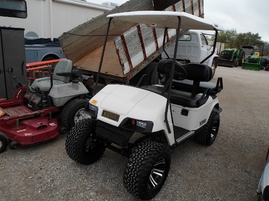 EZ GO GOLF CART ELECTRIC W/ CHARGER (SERIAL # 1061857) (K)