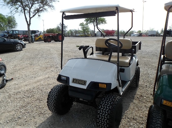 EZ GO GOLF CART ELECTRIC W/ CHARGER (SERIAL # 1136727) (K)