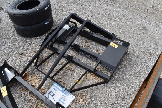 SKID STEER PALLET FORK