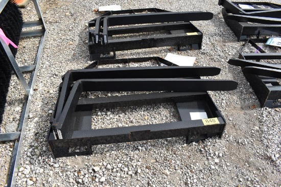 SKID STEER PALLET FORK