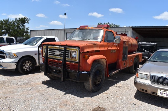 1974 CHEVROLET 2 1/2 TON WATER TRUCK (VIN # CCE614V129082) (SHOWING APPX 27,231 MILES,  UP TO THE BU