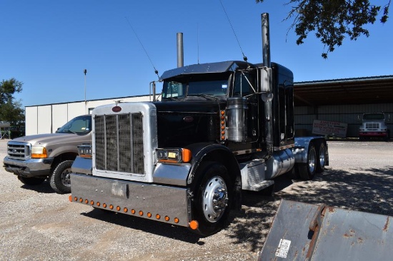 2001 PETERBILT TRUCK (CURRENT ECM REPORT AVAILABLE) (VIN # 1XP5DU9X81D563758) (SHOWING APPX 456,733