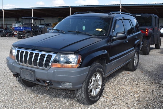 2000 JEEP GRAND CHEROKEE LAREDO W/ TOW BAR 4.7 L V8  (VIN # 1J4GW48N5YC199877) (SHOWING APPX 167,107