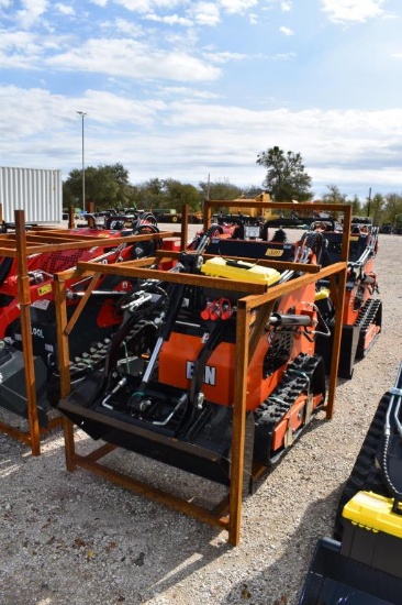 EG36C MINI SKID STEER (SERIAL # EG36C240951)