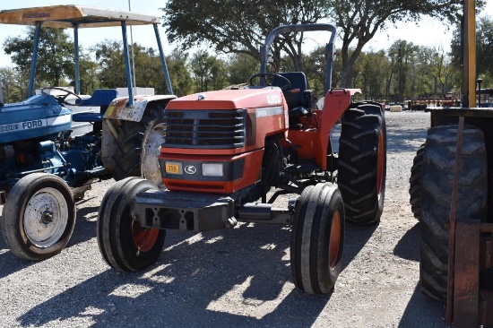 KUBOTA M4900 TRACTOR (SERIAL # 12329) (SHOWING APPX 735 HOURS, UP TO THE BUYER TO DO THEIR DUE DILIG