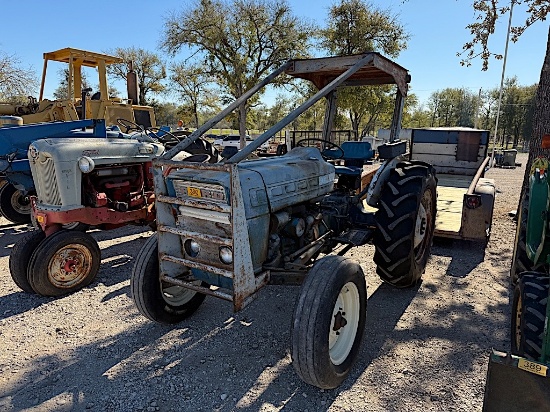 FORD 3000 TRACTOR (SERIAL # B841460) (SHOWING APPX 257 HOURS, UP TO THE BUYER TO DO THEIR DUE DILIGE