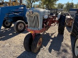 FORD 700 TRACTOR (NOT RUNNING) (SERIAL # 7893) (UNKNOWN HOURS) (K)