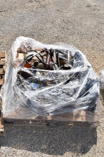 ASSORTED JACKS AND PORT-A-POWERS