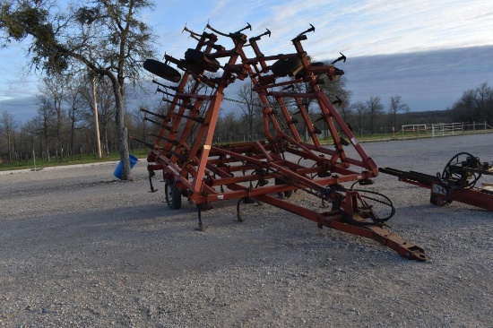 32' IH 4800 FIELD CULTIVATOR
