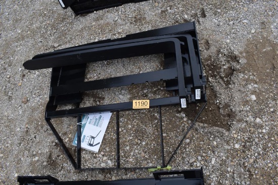 SKID STEER PALLET FORK