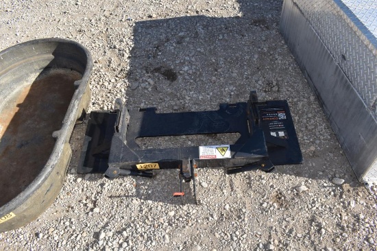 SKID STEER QUICK HITCH PLATE