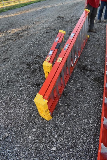 10' STEP LADDER