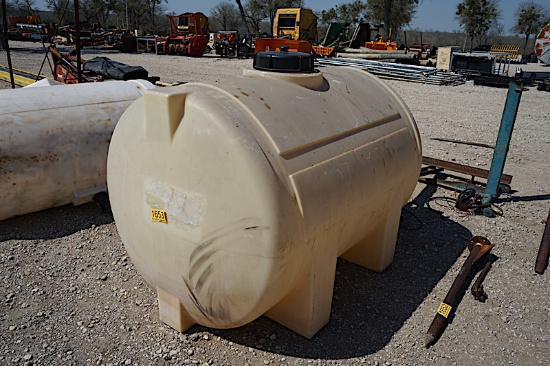 550 GALLON POLY TANK