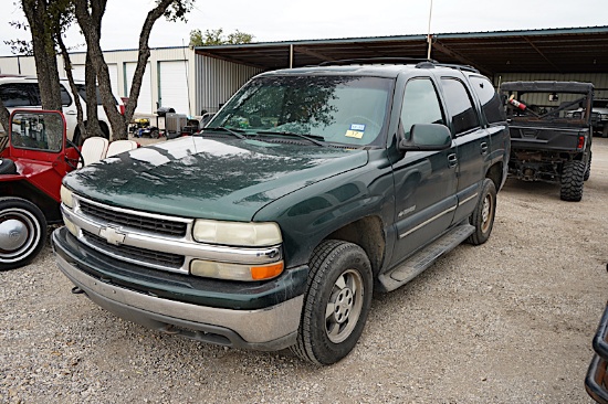 2001 CHEVROLET TAHOE (VIN # 1GNEC13T21J123679) (SHOWING APPX 183,971 MILES, UP TO THE BUYER TO DO TH