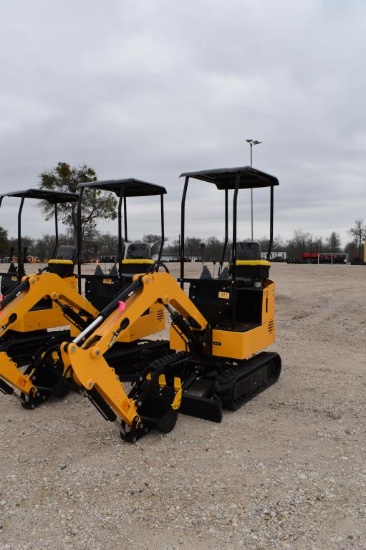 LAND HERO MINI EXCAVATOR (SERIAL # 131081) (K)