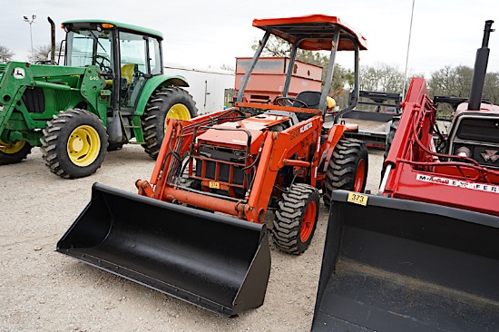 KUBOTA L35 TRACTOR W/ LOADER (OIL LEAK) (SERIAL # 3022233242) (SHOWING APPX 1,599 HOURS, UP TO THE B