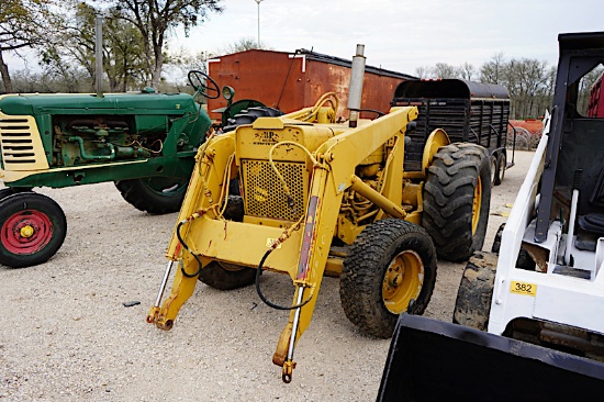 FORD LOADER TRACTOR (NOT RUNNING, NO KEY) (SERIAL # C218234) (SHOWING APPX 2,297 HOURS, UP TO THE BU