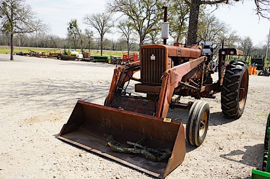 IH 706 TRACTOR (SERIAL # 34406) (SHOWING APPX 7,932 HOURS, UP TO THE BUYER TO DO THEIR DUE DILIGENCE
