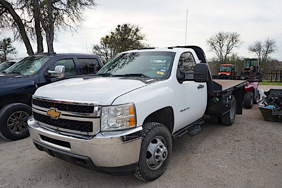 2013 CHEVROLET FLATBED PICKUP (VIN # 1GB3CZC86DF181140) (SHOWING APPX 228,675 MILES, UP TO THE BUYER