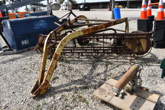 JD 894 HAY RAKE
