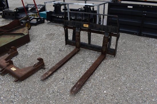 LOADER PALLET FORK