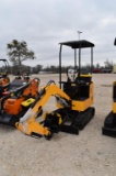 LAND HERO MINI EXCAVATOR (SERIAL # 08242033) (K)