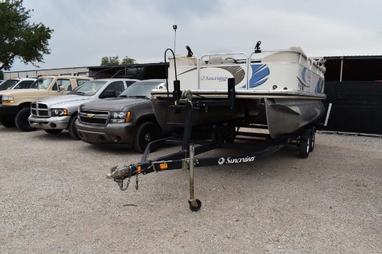 2008 18' SUN CRUISER BY LOWE PONTOON BOAT (NO MOTOR) W/ 2008 BOAT TRAILER (BOAT VIN # LWCP0073J708)