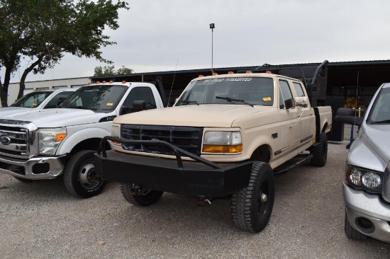 1992 FORD F350 HUNTING RIG 4X4 (NO DOOR KEY) (VIN # 2FTJW36G0NCA67514) (SHOWING APPX 108,364 MILES,