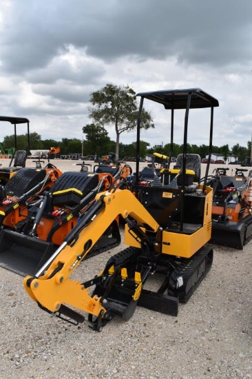 LAND HERO KV16 MINI EXCAVATOR (SERIAL # 08241874) (K)