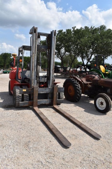 TUSK 1540PD-8 FORKLIFT (SERIAL # 47082) (SHOWING APPX 2,752 HOURS, UP TO THE BUYER TO DO THEIR DUE D