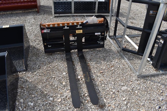 SKID STEER HYDRAULIC PALLET FORKS