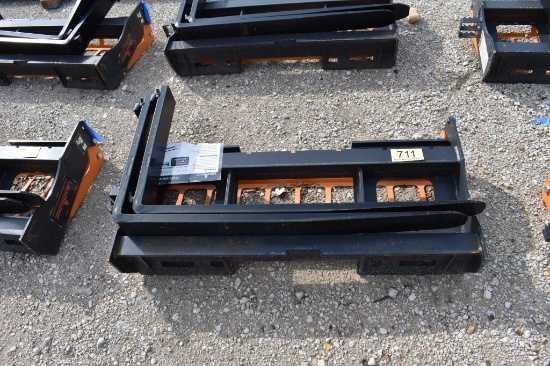 SKID STEER PALLET FORK