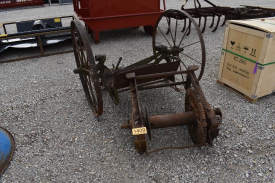 ANTIQUE WINCH AND SCOOP