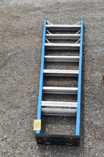 10' STEP LADDER