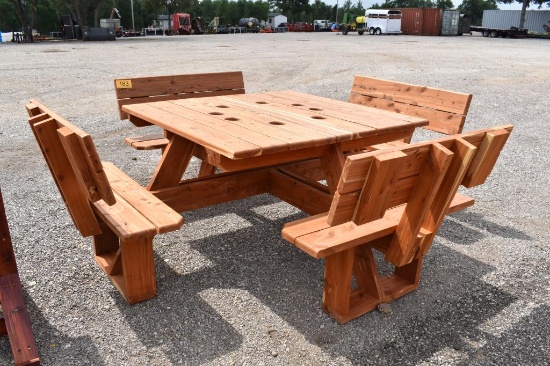 PICNIC TABLE