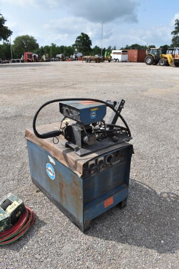 MILLER DELTA WELD 650 MIG WELDER