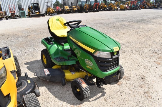 JD X300 RIDING MOWER (SERIAL # 1M0X300LEEM299257) (SHOWING APPX 124 HOURS, UP TO THE BUYER TO DO THE